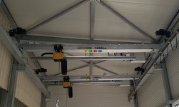 Electrically operated crane system in assembly hall
