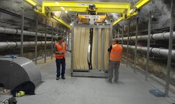 Untergurtlaufkran mit Elektrokettenzug in Abwasserreinigungsanlage