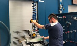 Krananlage mit Elektrokettenzug Kettenhandy in Produktionsbetrieb