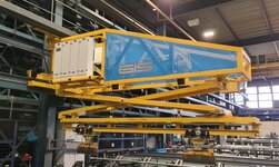 Konsolkran mit Aufnahmevorrichtung für Metallstangen