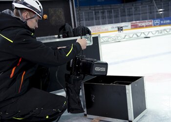 Vorbereitung für Aufbau von mobiler Bühne