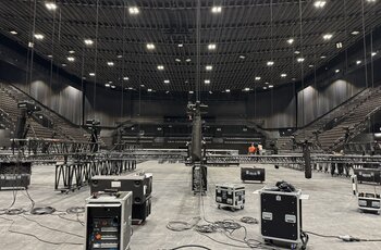 Für das Rigging in der St. Jakobshalle wurden GIS Elektrokettenzüge eingesetzt.