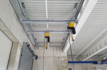 Aluminium Kransystem mit 2 Kranträger Leichtkransystem mit verzinkten Profilen für die Aussenanwendung