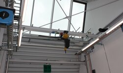 Hallenkran mit Elektrokettenzug für die flächendeckende Warenlogistik
