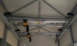 Elektrisch betriebenes Kransystem in Montagehalle