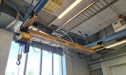Brückenkran mit Elektrokettenzug für elektrisches Verschieben von Lasten
