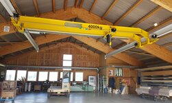 hallenkran in schreinerei mit optimaler ausnutzung der raumhoehe