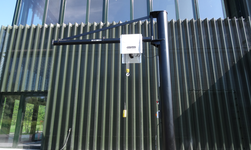 Potence pivotante sur colonne pour utilisation en extérieur Grue pivotante avec palan électrique à chaîne sous protection contre les intempéries
