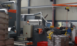 Grue pivotante sur pilier avec manipulateur de chaîne Grue pivotante pour la logistique interne des marchandises