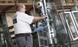Vakuumgerät zum Heben und Tranpsortieren von Glasplatten